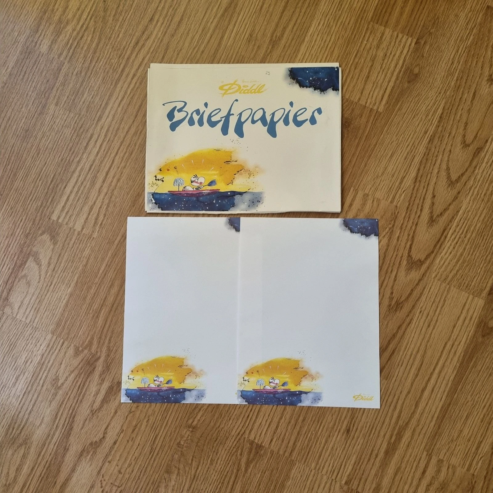 Witte briefpapiermap + 2 briefpapier 29